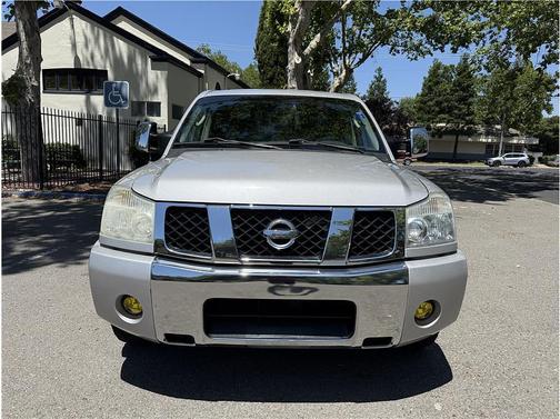 Silver 2004 Nissan Titan SE Crew Cab