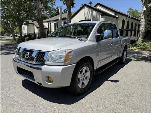 Silver 2004 Nissan Titan SE Crew Cab