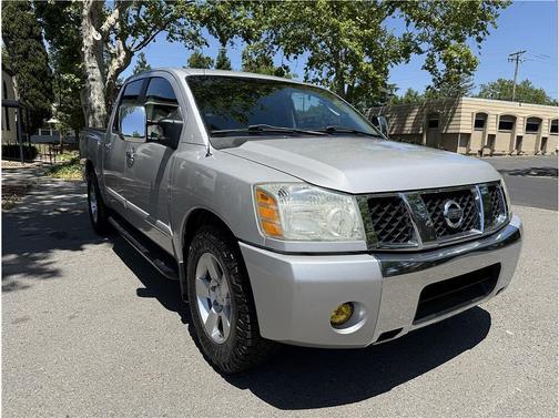 Silver 2004 Nissan Titan SE Crew Cab