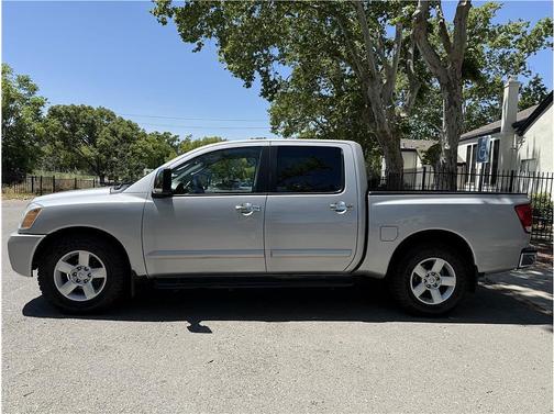 Silver 2004 Nissan Titan SE Crew Cab