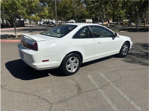 White 2000 Honda Accord EX V6
