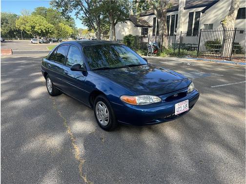 1998 Ford Escort LX