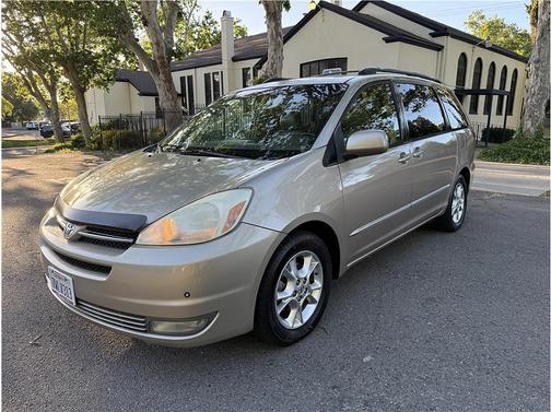 2004 Toyota Sienna XLE