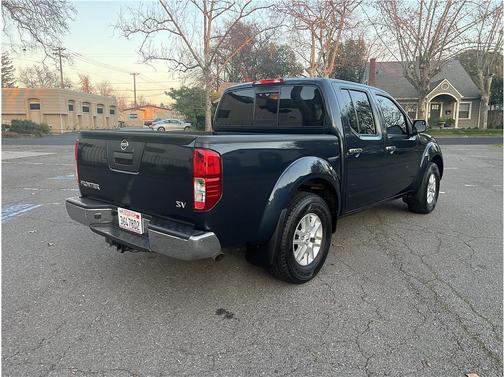 2016 Nissan Frontier SV