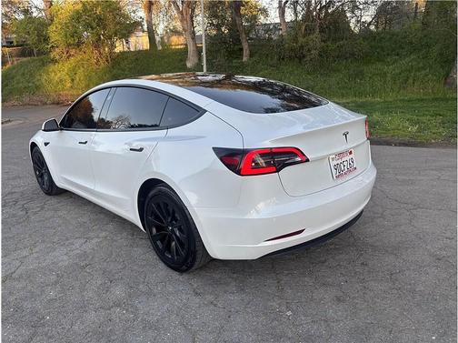 2022 Tesla Model 3 Standard Range
