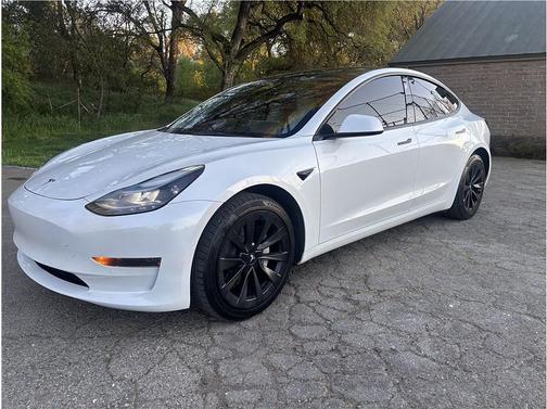 2022 Tesla Model 3 Standard Range