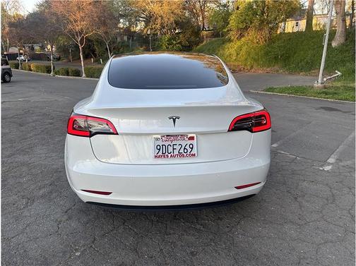 2022 Tesla Model 3 Standard Range