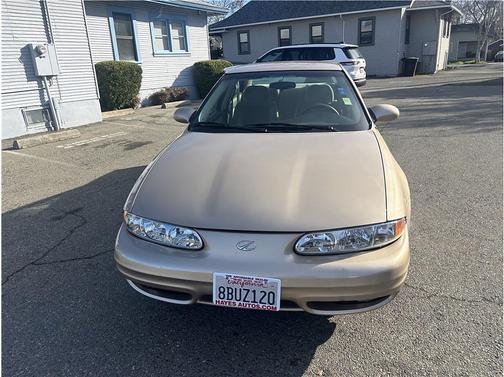 2001 Oldsmobile Alero GL1