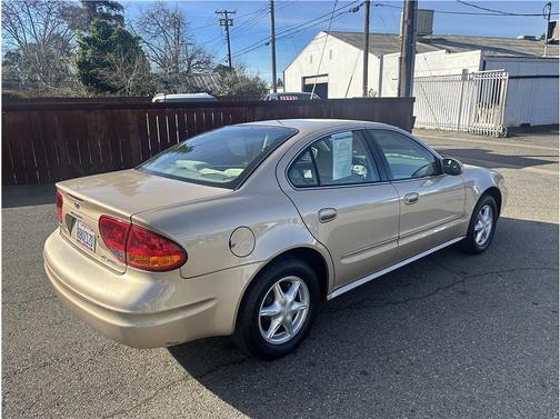 2001 Oldsmobile Alero GL1