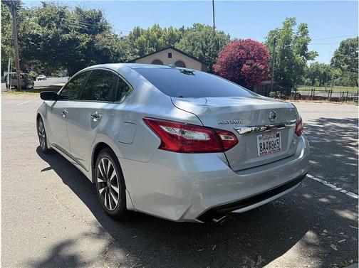 Silver 2017 Nissan Altima 2.5 SV