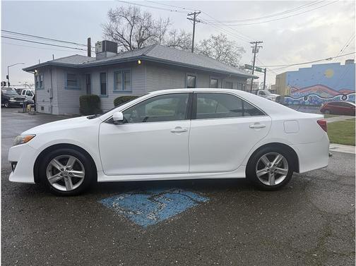 2014 Toyota Camry SE