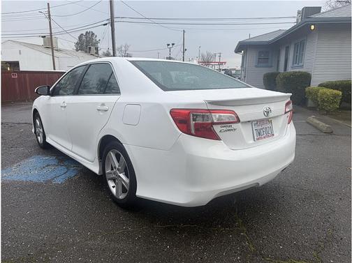 2014 Toyota Camry SE