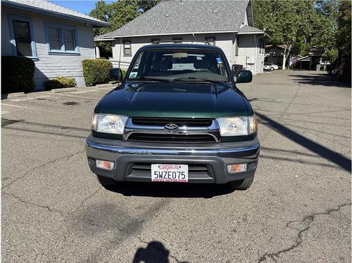 2002 Toyota 4Runner SR5