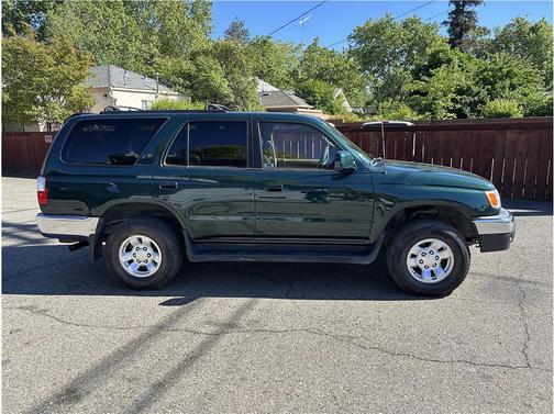 2002 Toyota 4Runner SR5