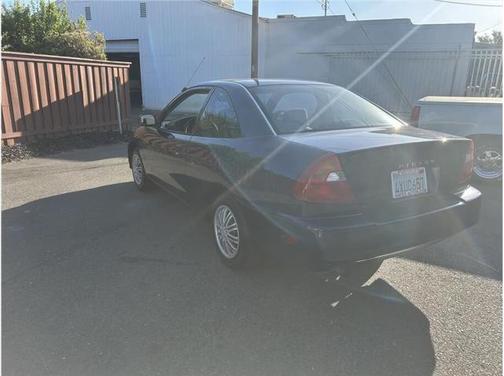2002 Mitsubishi Mirage DE