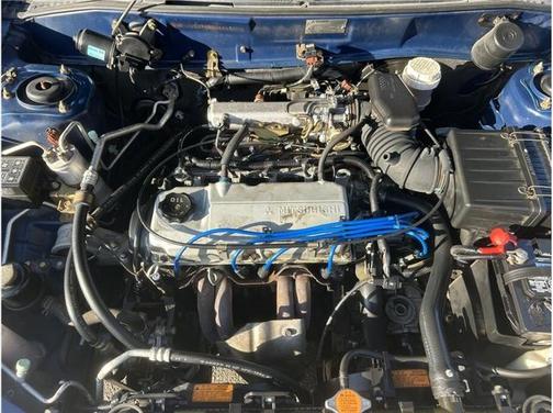 2002 Mitsubishi Mirage DE