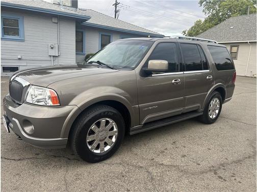 2003 Lincoln Navigator Base