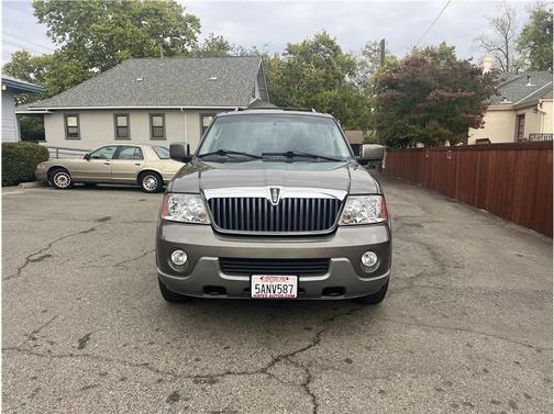 2003 Lincoln Navigator Base