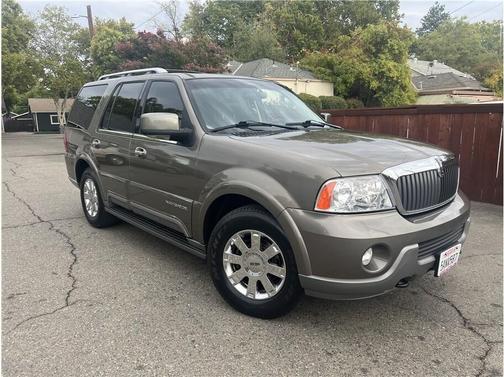 2003 Lincoln Navigator Base