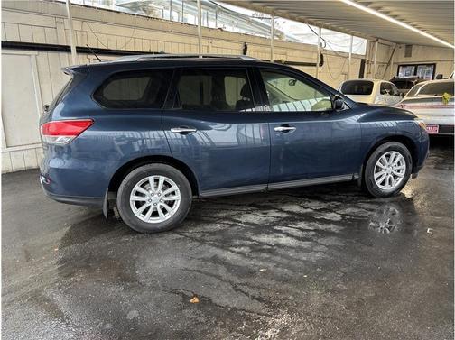 2015 Nissan Pathfinder SV