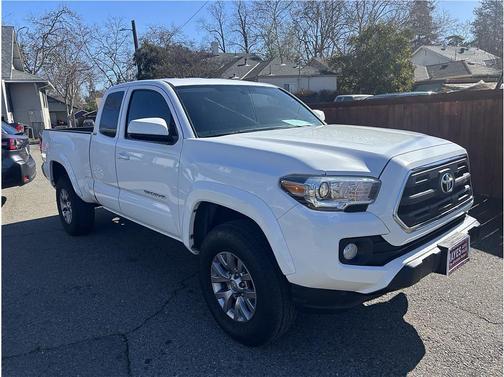 2017 Toyota Tacoma SR5