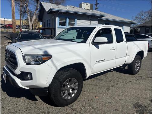 2017 Toyota Tacoma SR5