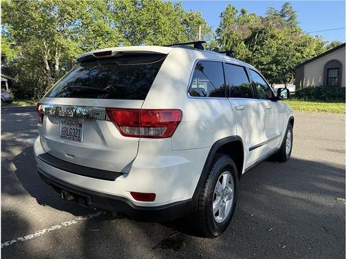 White 2011 Jeep Grand Cherokee Laredo
