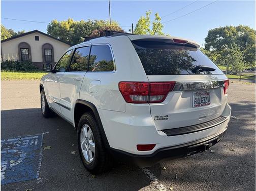 White 2011 Jeep Grand Cherokee Laredo