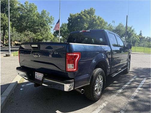 Blue 2016 Ford F-150 XLT