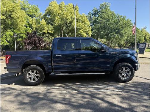 Blue 2016 Ford F-150 XLT