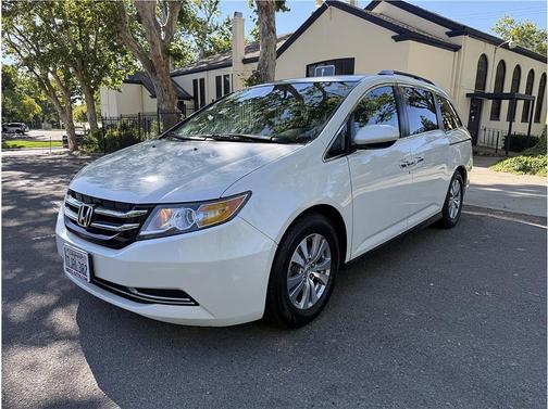 White 2015 Honda Odyssey EX-L