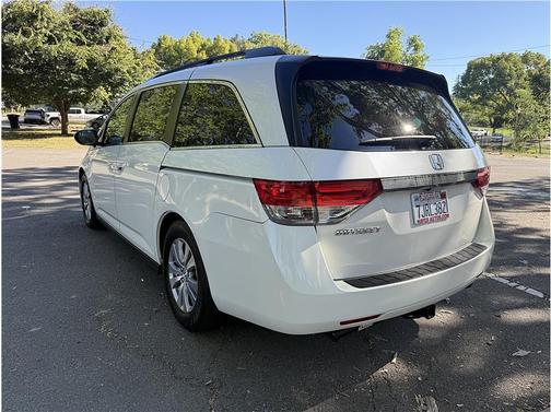 White 2015 Honda Odyssey EX-L