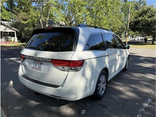 White 2015 Honda Odyssey EX-L