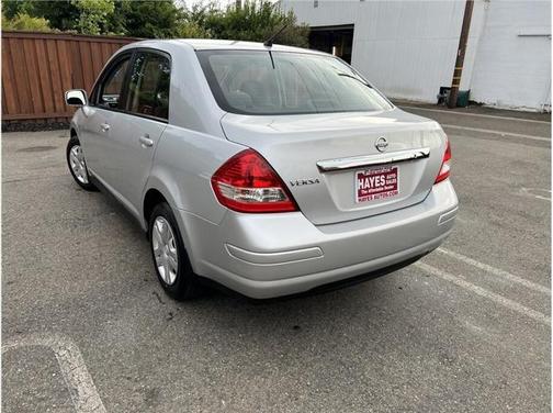 2011 Nissan Versa 1.8 S
