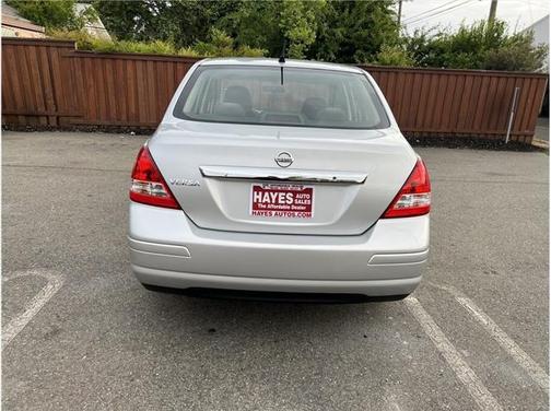 2011 Nissan Versa 1.8 S