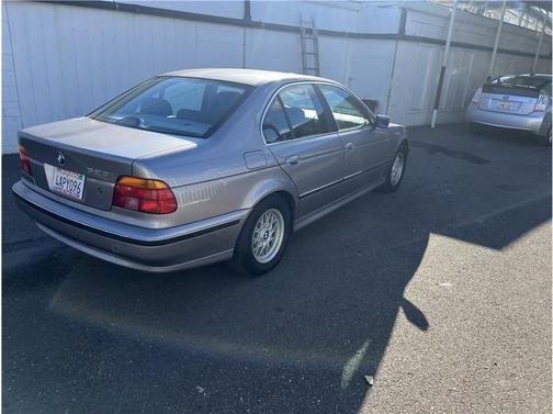 1998 BMW 528 528i Sedan