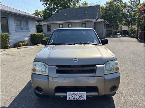 2004 Nissan Frontier XE-V6 Crew Cab