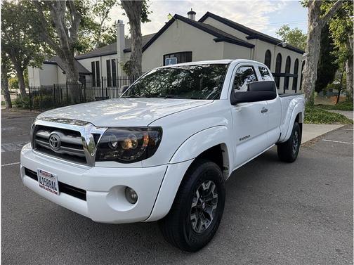 White 2010 Toyota Tacoma Access Cab