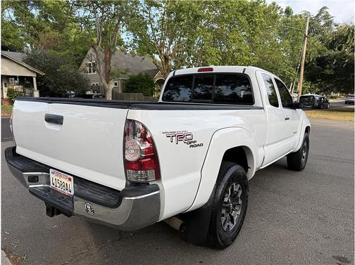 White 2010 Toyota Tacoma Access Cab