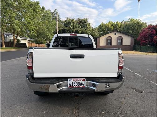 White 2010 Toyota Tacoma Access Cab