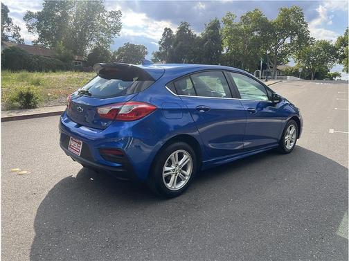 Blue 2018 Chevrolet Cruze LT