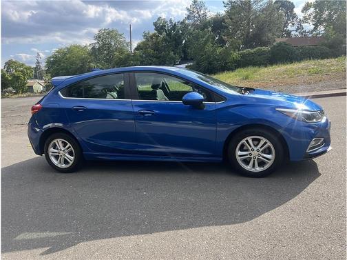 Blue 2018 Chevrolet Cruze LT