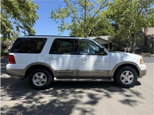 White 2004 Ford Expedition Eddie Bauer