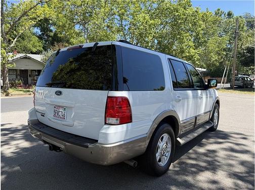 White 2004 Ford Expedition Eddie Bauer