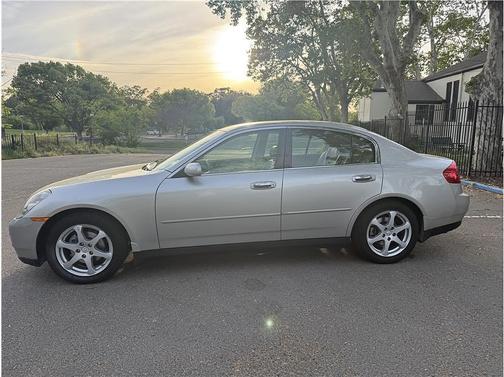 Silver 2004 INFINITI G35 Base