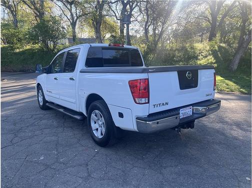 2005 Nissan Titan LE Crew Cab