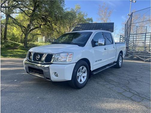 2005 Nissan Titan LE Crew Cab