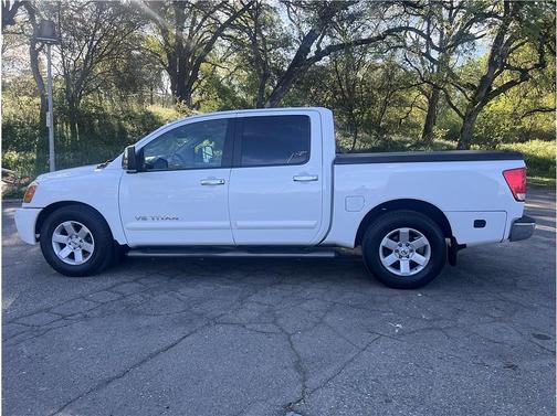 2005 Nissan Titan LE Crew Cab