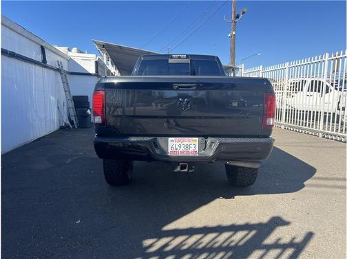 2017 RAM 2500 Laramie Crew Cab 4x4 6'4' Box