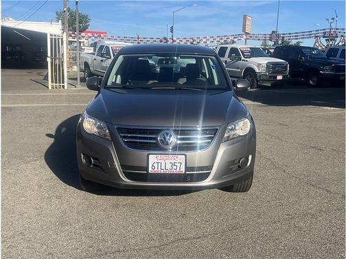 Gray 2011 Volkswagen Tiguan S